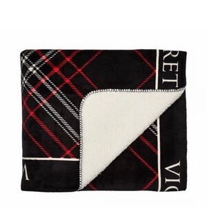 VS Plaid Black and Red Sherpa Blanket & Matching Tote Bag 💼